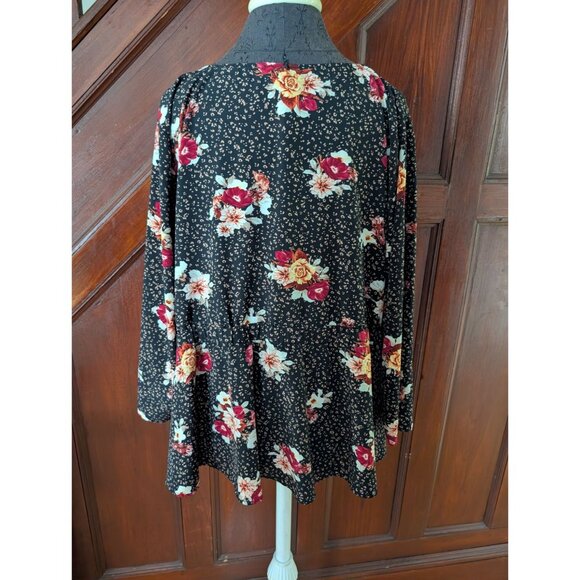 Torrid Floral Print Black Blouse With Hook Closures & Flared Sleeves Size 4 - Picture 4 of 5